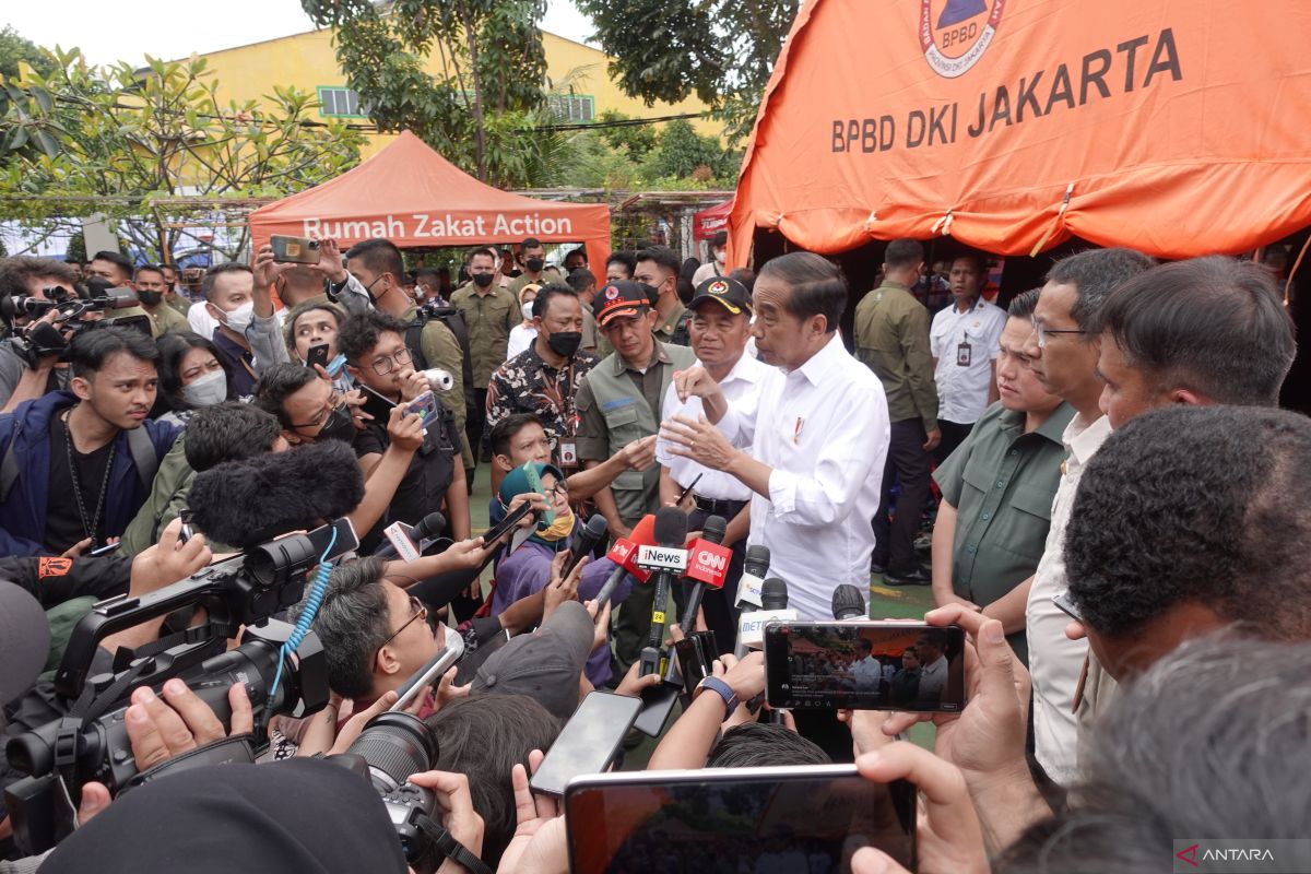 Jokowi perintahkan Menteri BUMN untuk relokasi korban kebakaran Plumpang