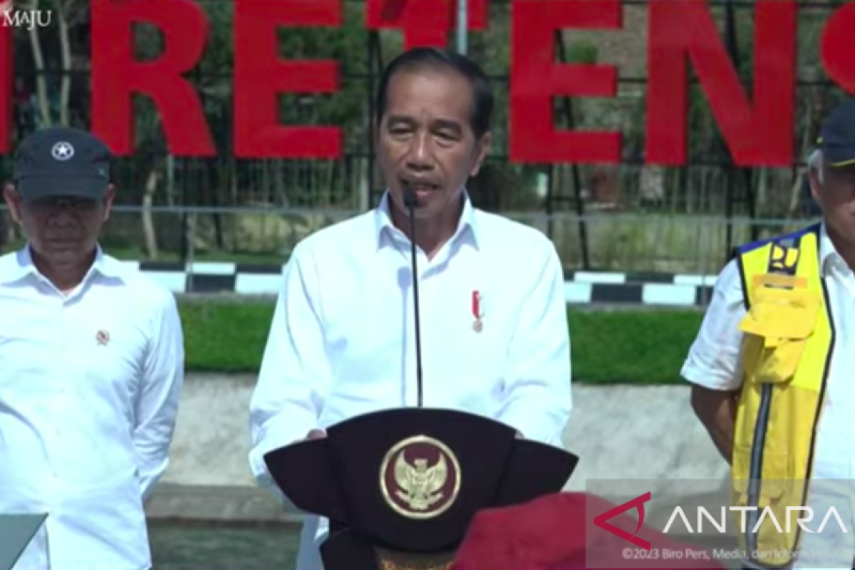 Jokowi inaugurates 4 infrastructures for tackling floods, congestion