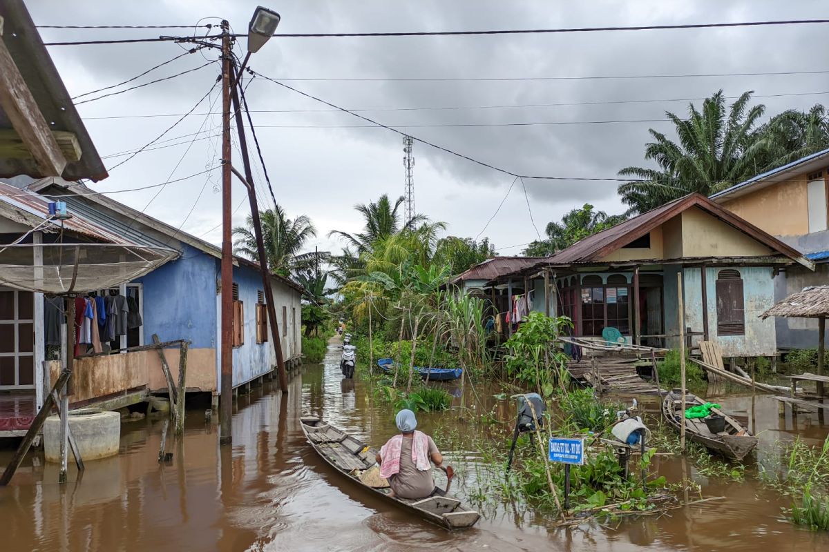 Sejumlah desa di Sambas banjir sebabkan warga mengungsi