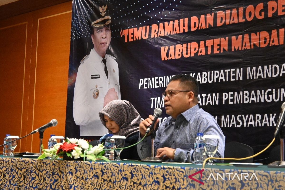 Pulihkan ekonomi daerah, Irwan Daulay sarankan Pemkab bentuk konsorsium pengusaha di daerah