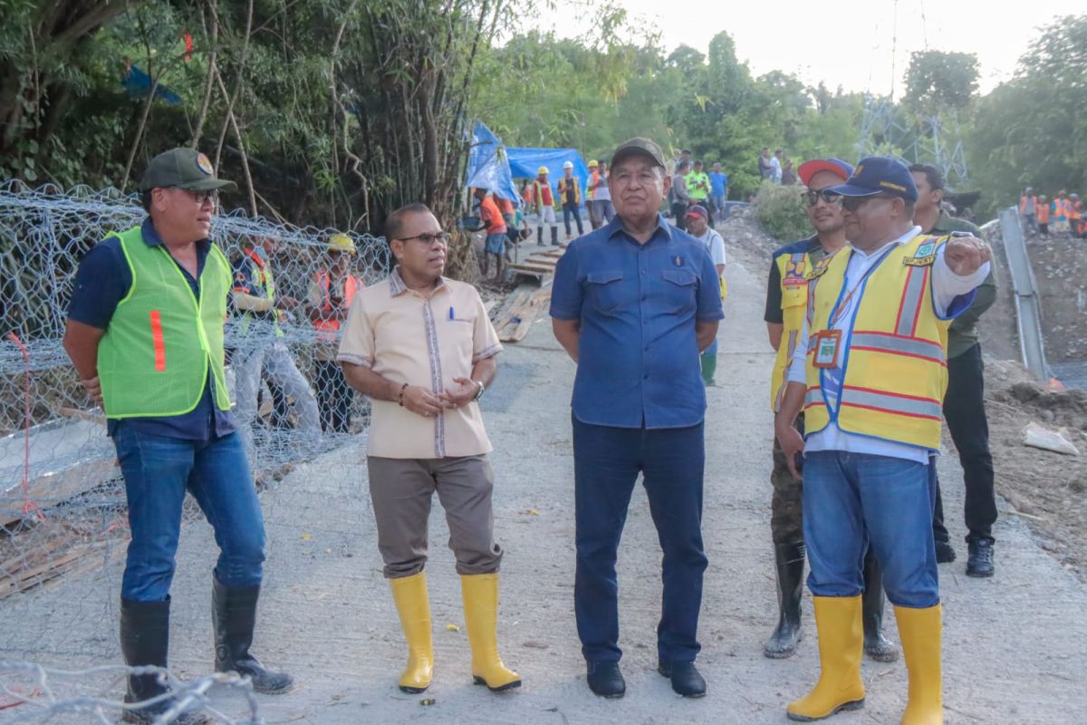 Wagub NTT apresiasi BPJN bangun jalan alternatif di lokasi longsor