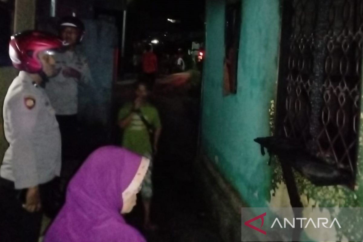 Satu warga Batu Merah  terluka akibat kebakaran rumah di Ambon