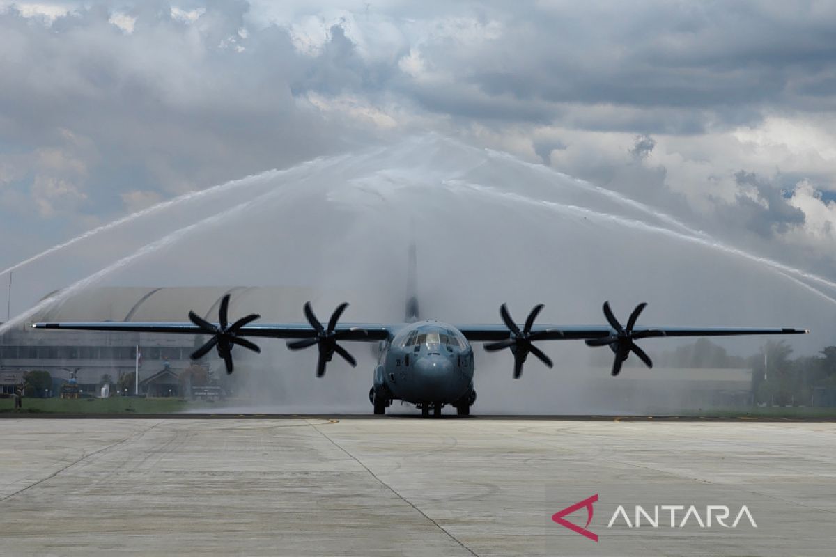 Pesawat TNI AU Super Hercules unit pertama tiba di Indonesia