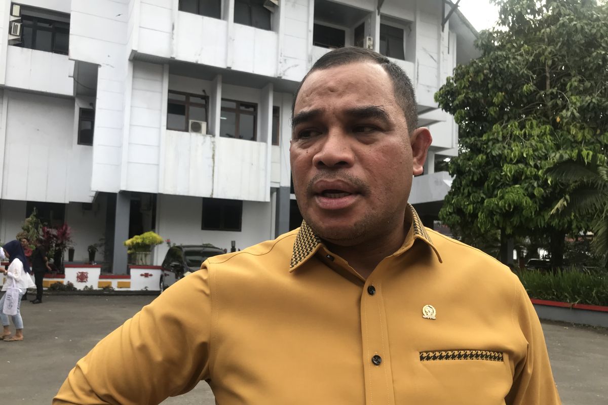 DPRD Ambon minta Pemkot percepat tangani persoalan terminal Mardika