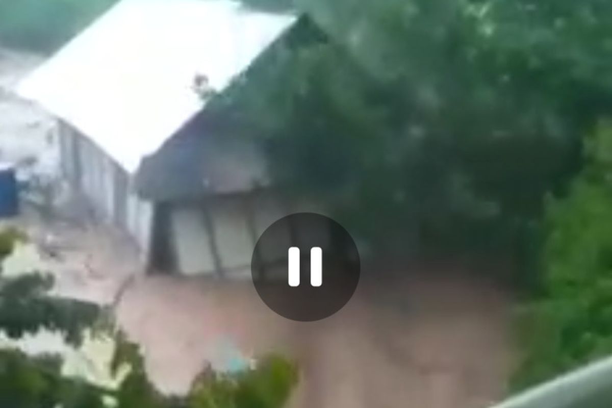 Empat desa di Kabupaten Bima diterjang banjir bandang (Video)