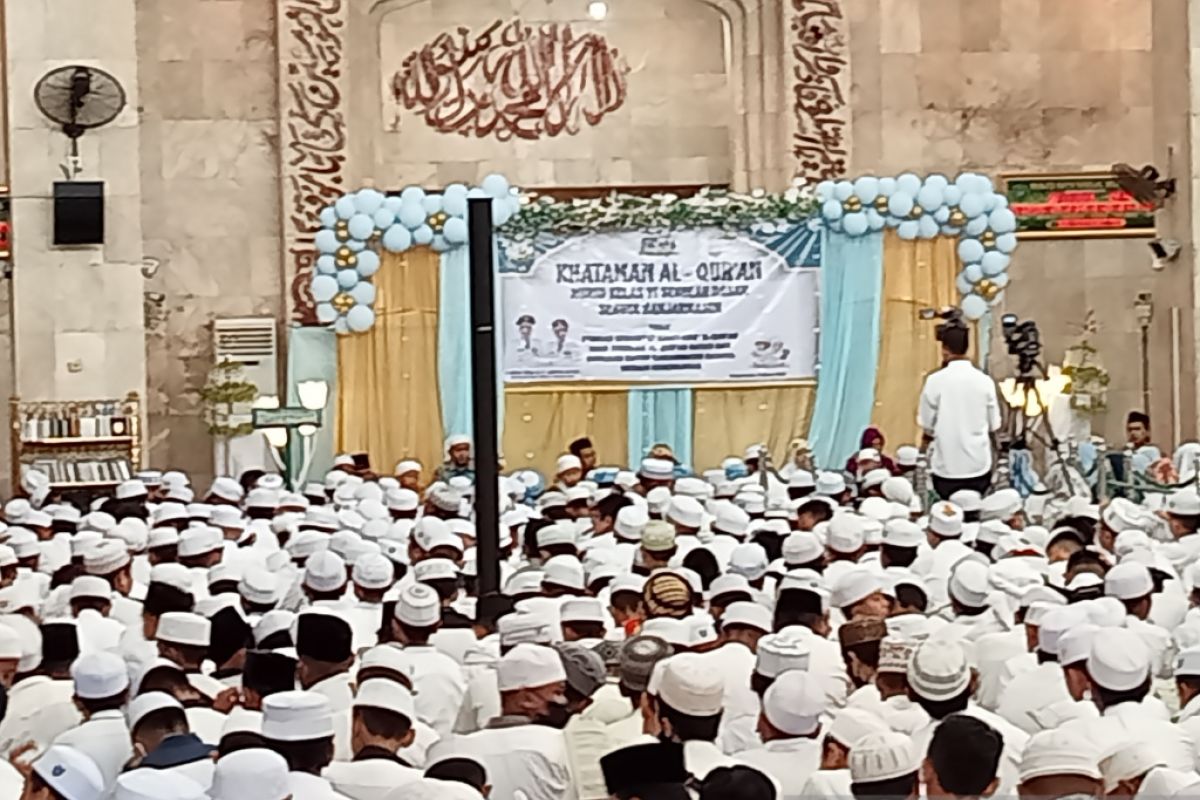 Ribuan siswa kelas 6 SD se-Kota Banjarmasin ikuti khataman Al-Qur'an