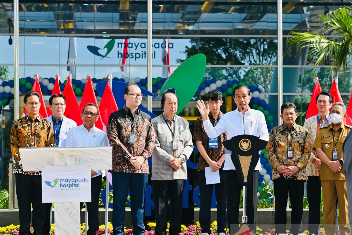 Jokowi minta Menkes-Mendikbudristek untuk perbanyak dokter spesialis