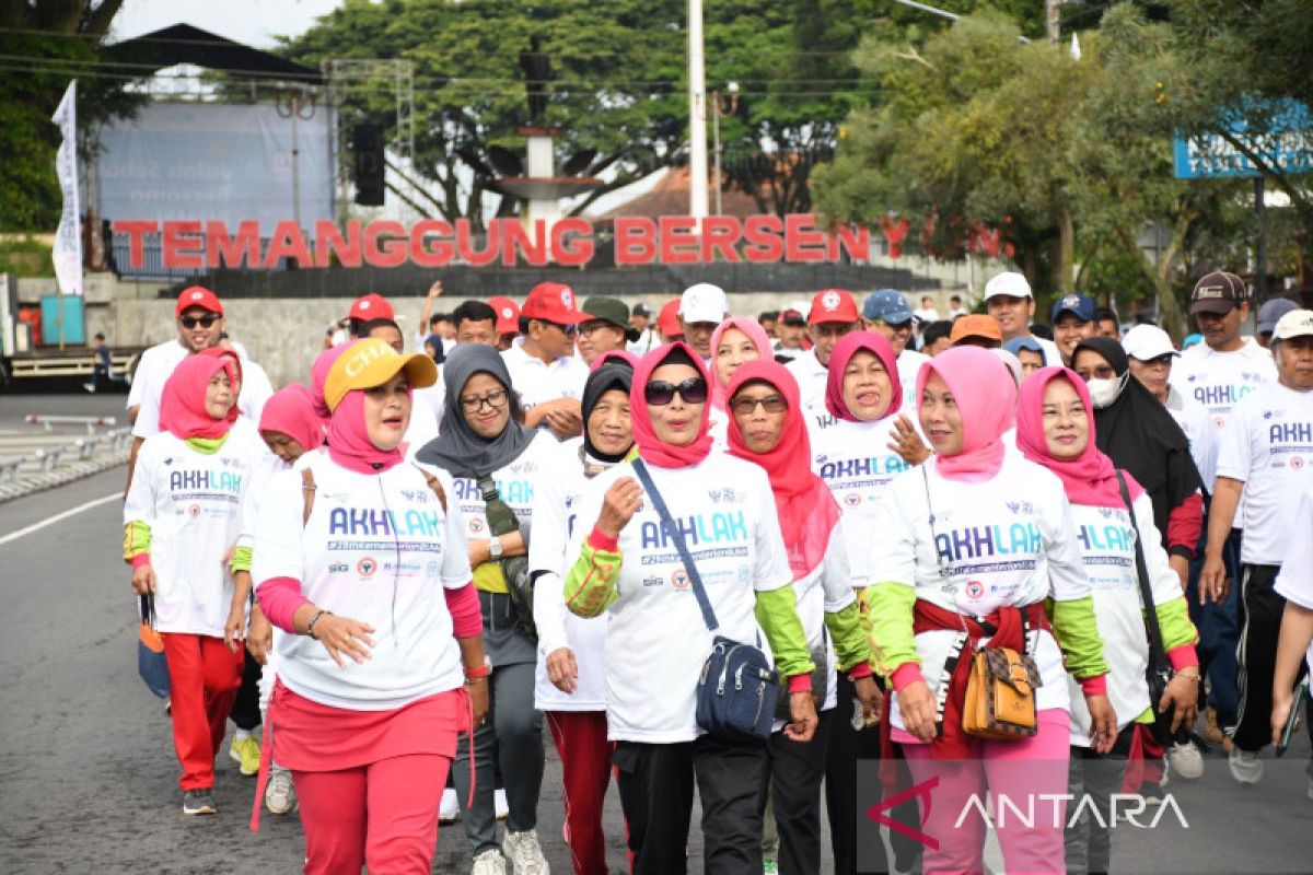 Semen Padang semarakkan jalan sehat bersama BUMN di Temanggung