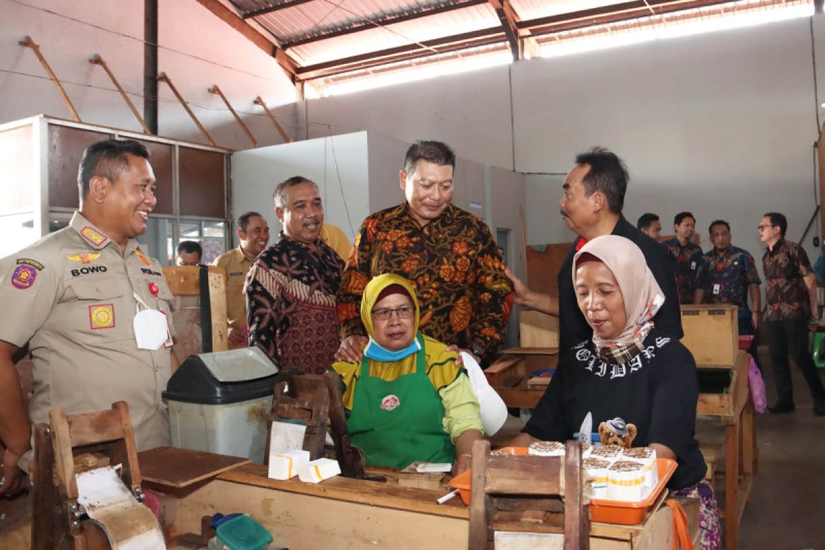 Pemkab Malang pelajari pengelolaan dan pembentukan kawasan industri tembakau di Kudus