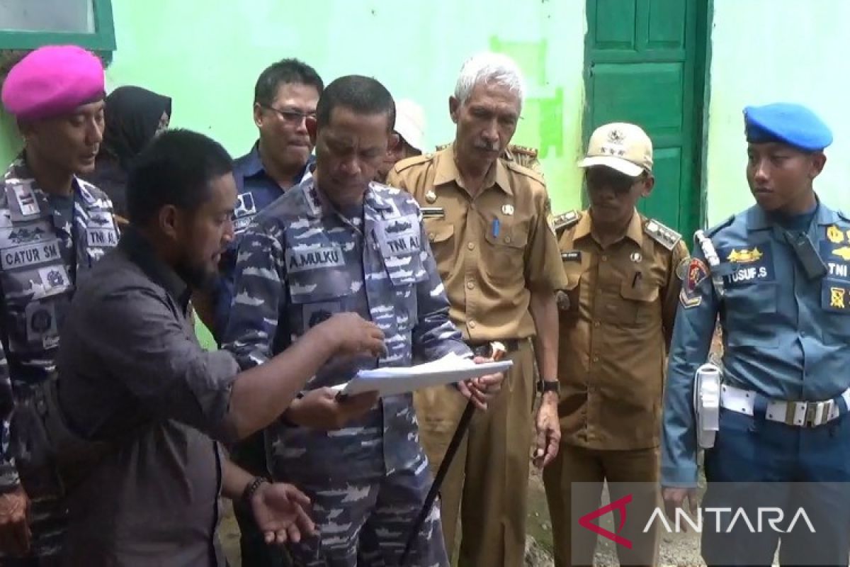 TNI AL renovasi 16 rumah warga tidak layak huni di pesisir Baubau Sultra