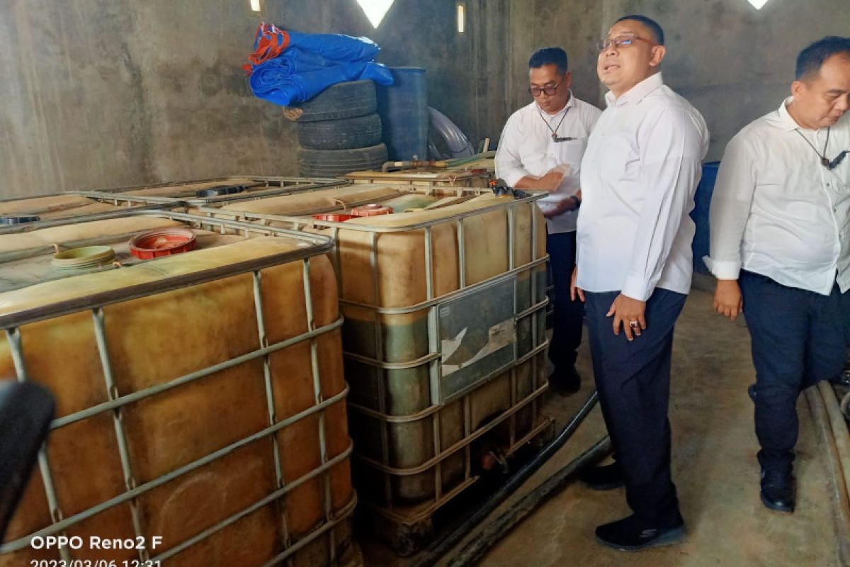 Polda Lampung gerebek gudang pengoplos minyak mentah
