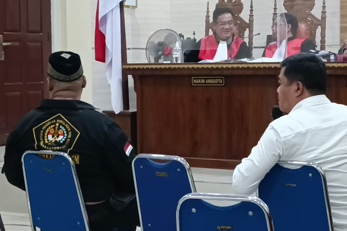 Bupati Lampung Tengah akui titipkan saudara masuk FK Unila