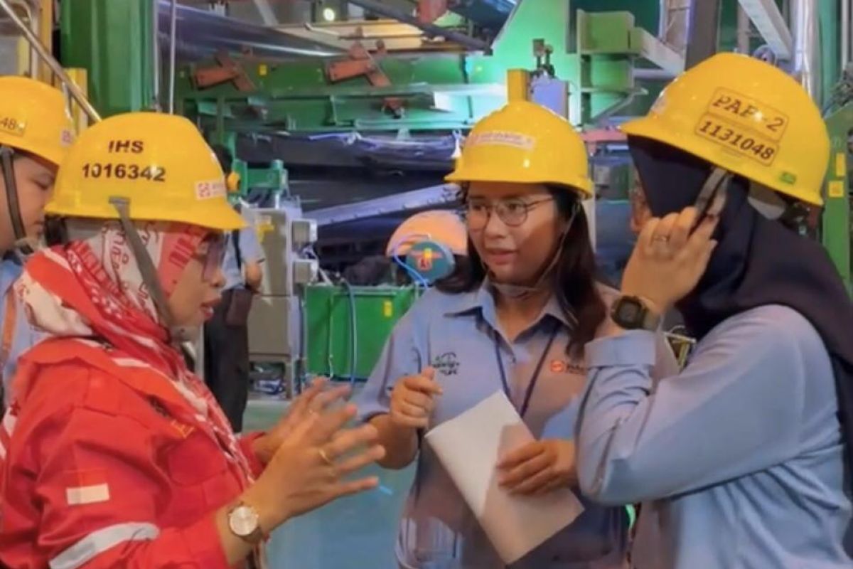 "Jupe" Yuliani, wanita inspiratif dari tukang sortir kertas yang jadi Ratu Safety PT IKPP Perawang