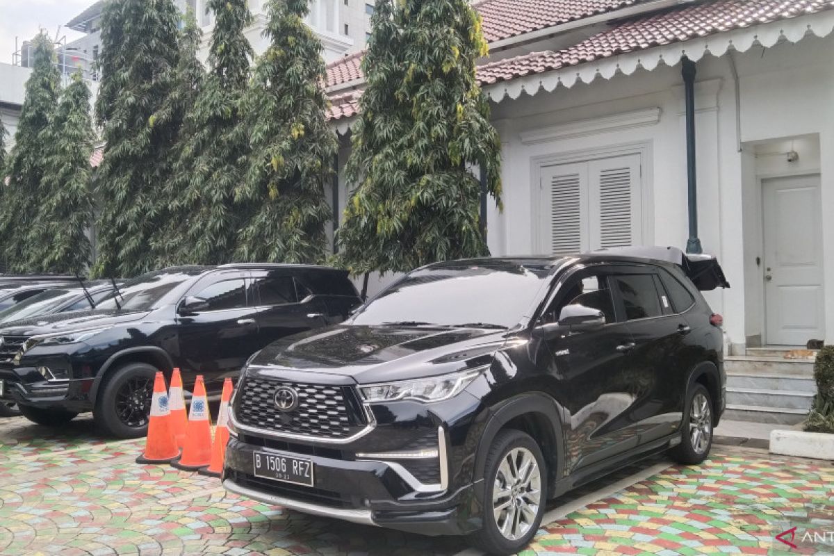 Penjabat Gubernur DKI pilih mobil dinas non listrik