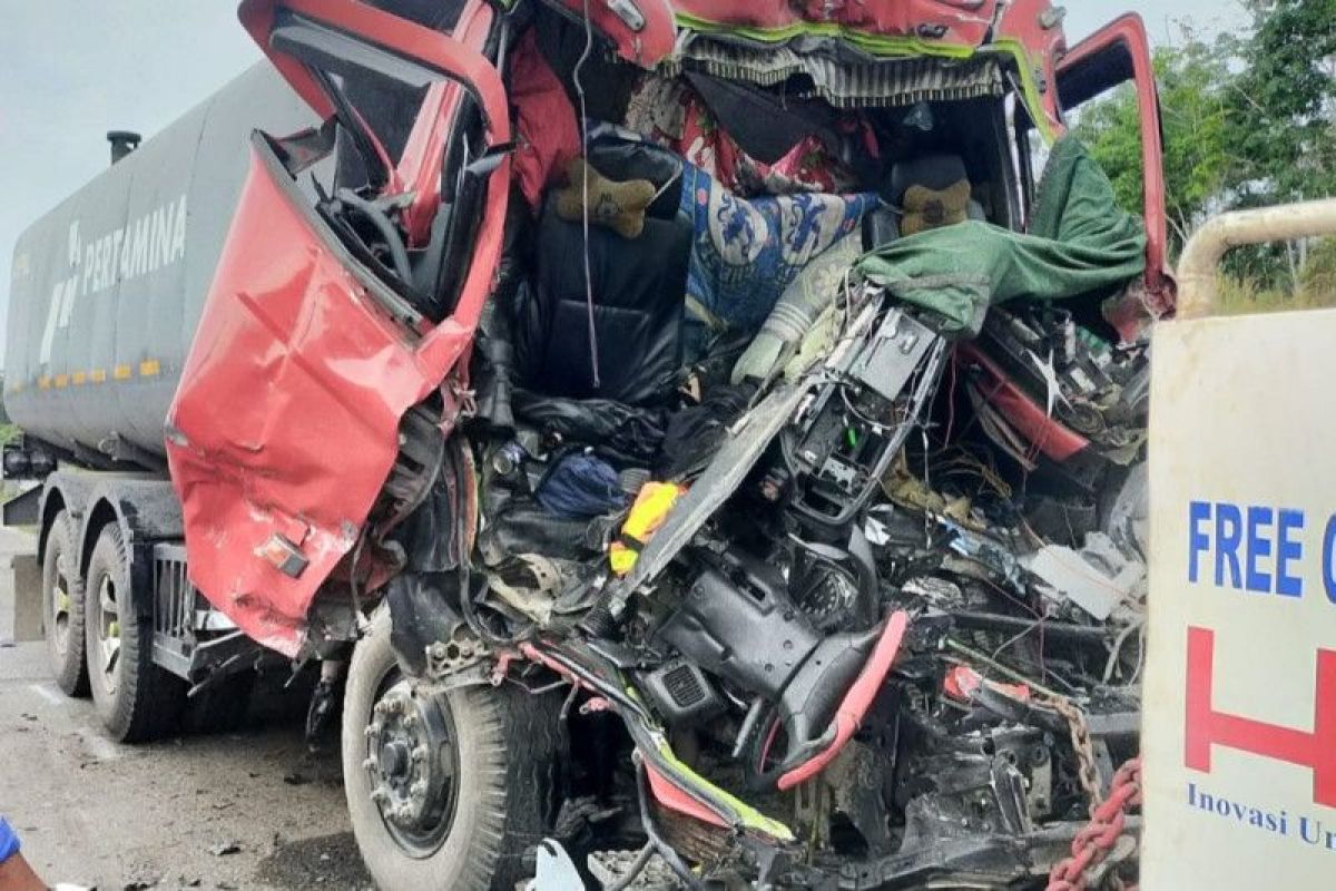 Kecelakaan maut terjadi di tol Pekanbaru-Dumai