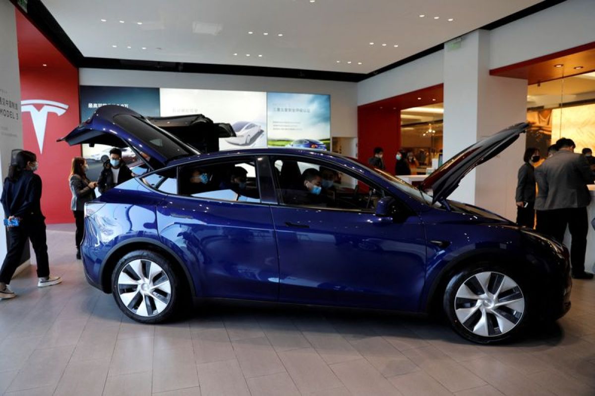 Tesla tarik kembali 3.470 kendaraan Model Y