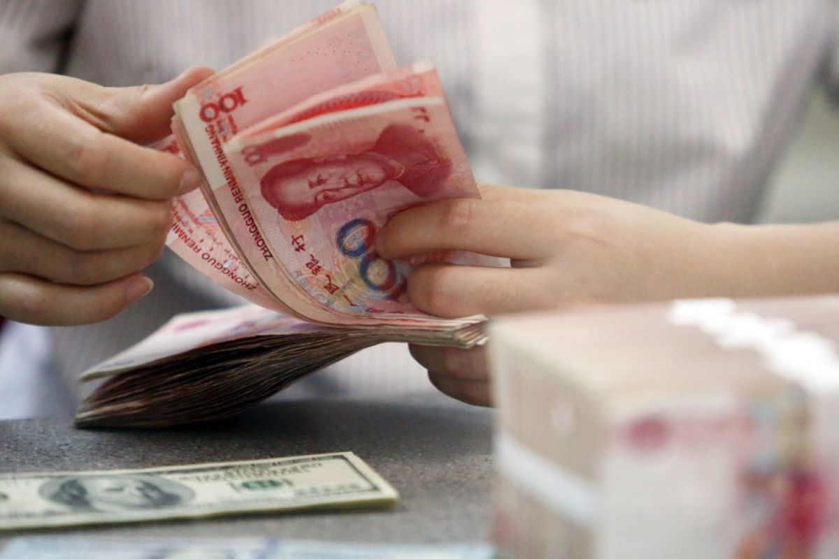 Yuan terangkat 111 basis poin menjadi 7,1295 terhadap dolar AS