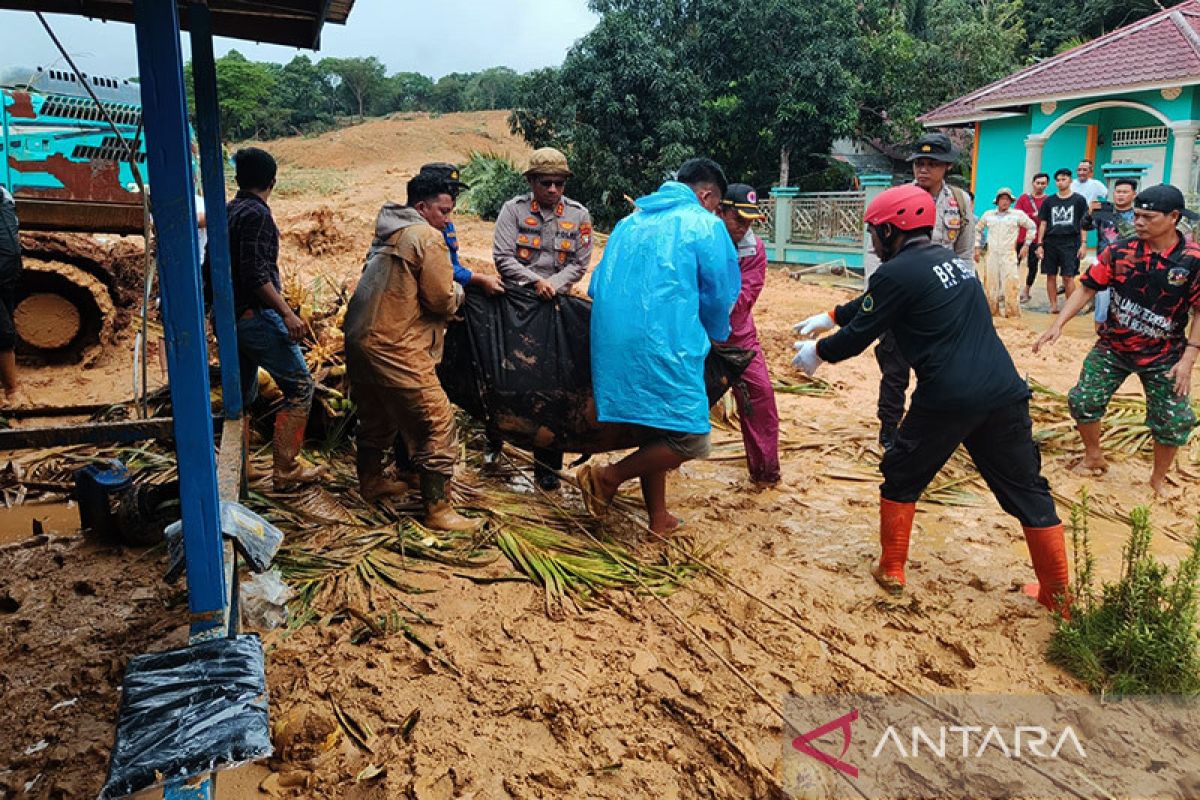 BNPB konfirmasi korban meninggal di bencana longsor Natuna 11 orang
