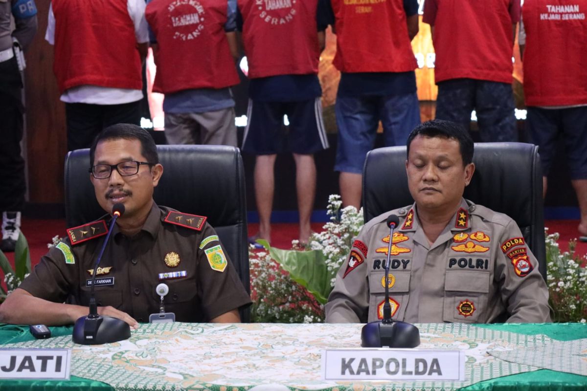 Polda Banten serahkan tersangka dan barang bukti mafia beras Bulog