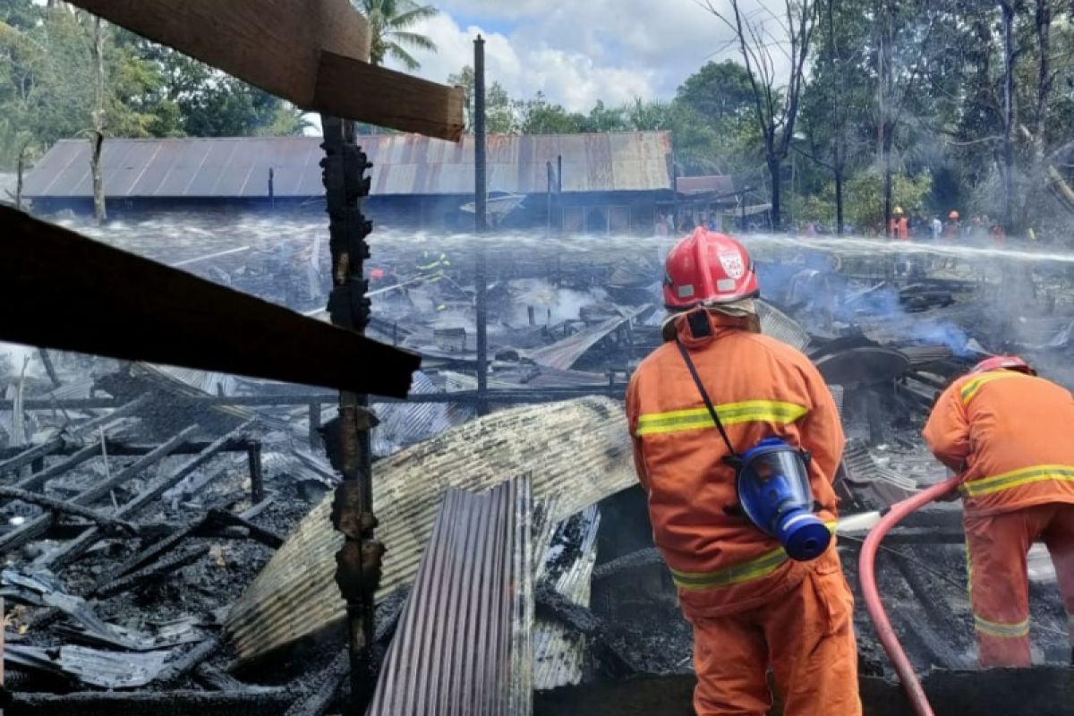 Kebakaran di Sampit hanguskan empat rumah