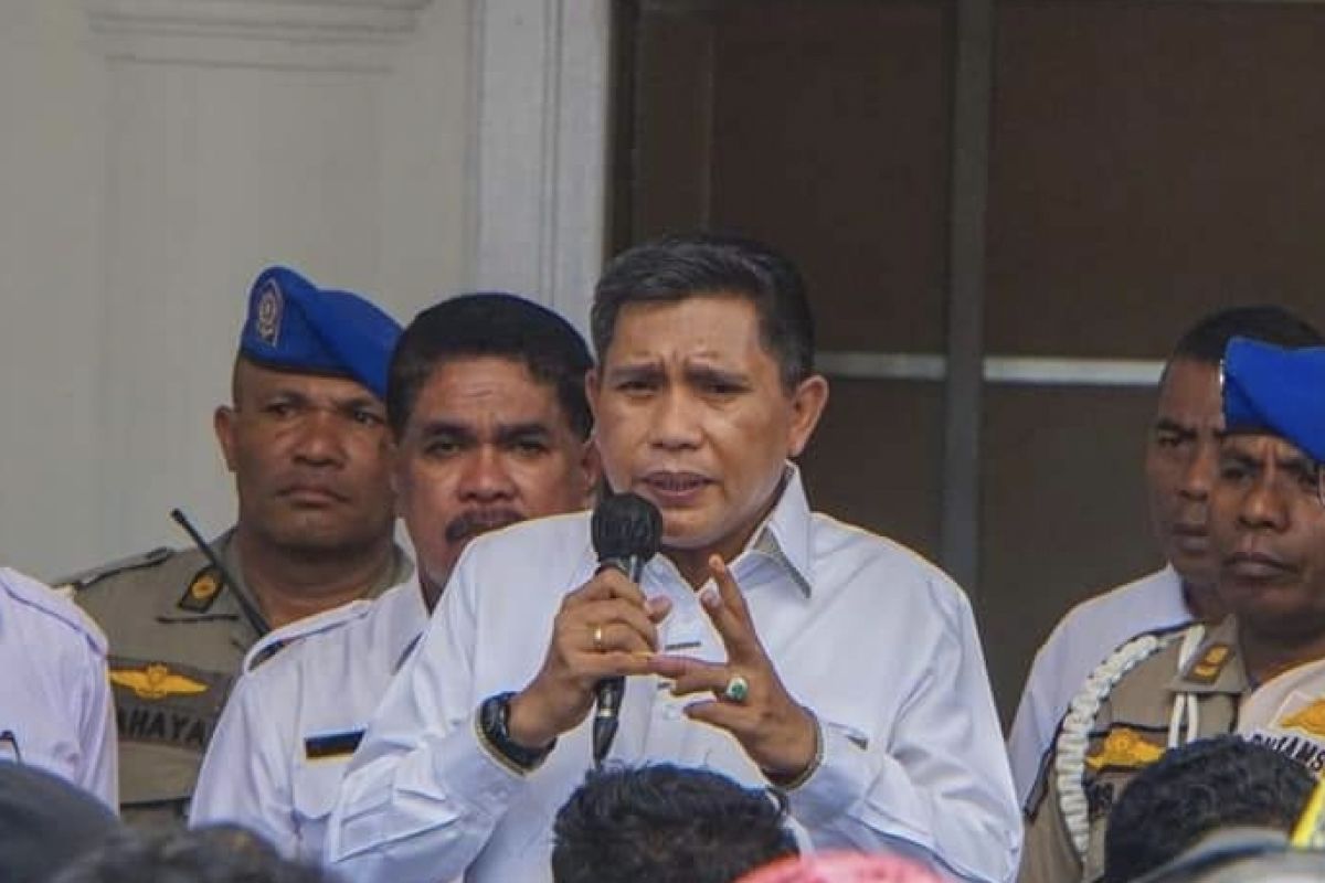 Penjabat Wali Kota Ambon pastikan bebas tugaskan  ASN lakukan pungli