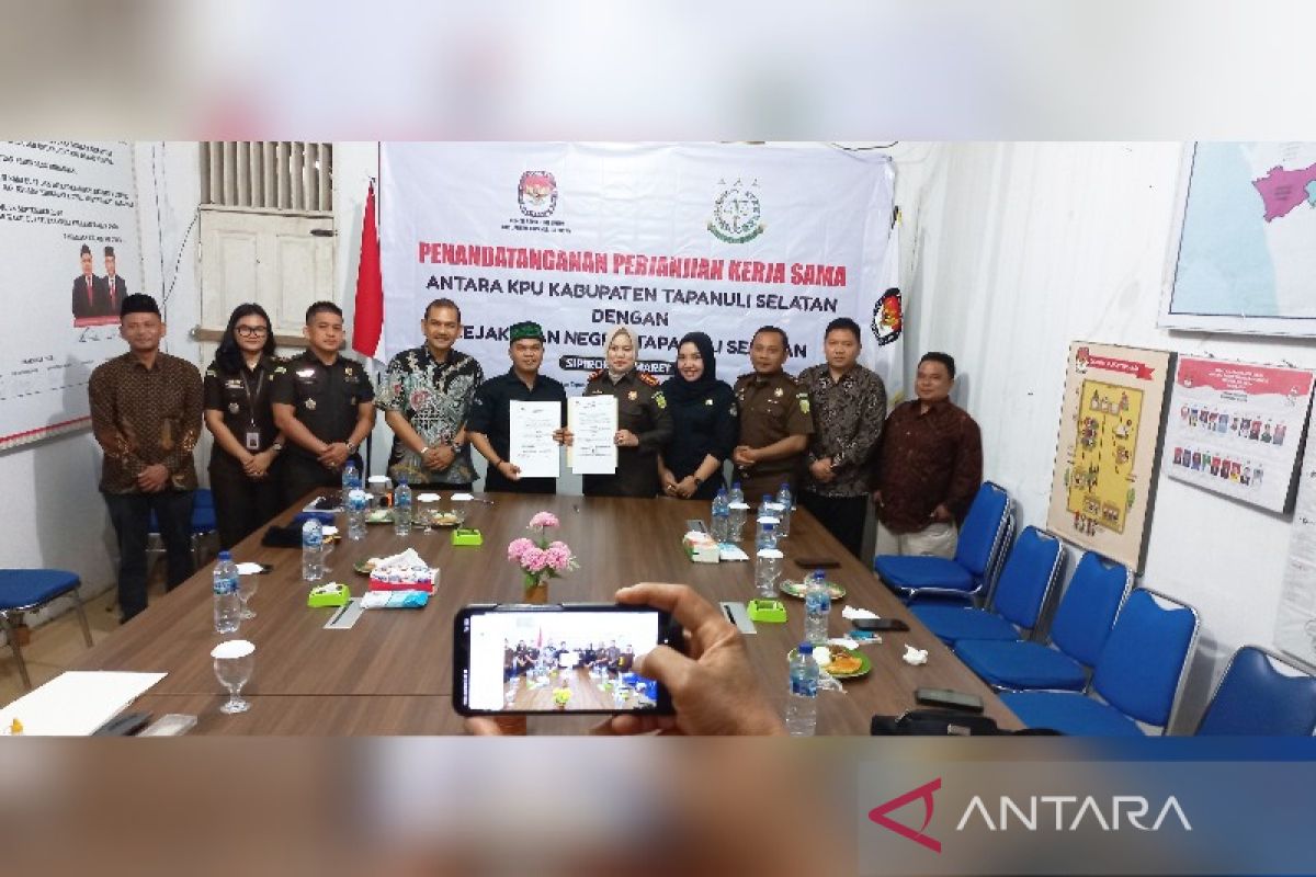 KPU-Kejari Tapsel tandatangani MoU penanganan hukum