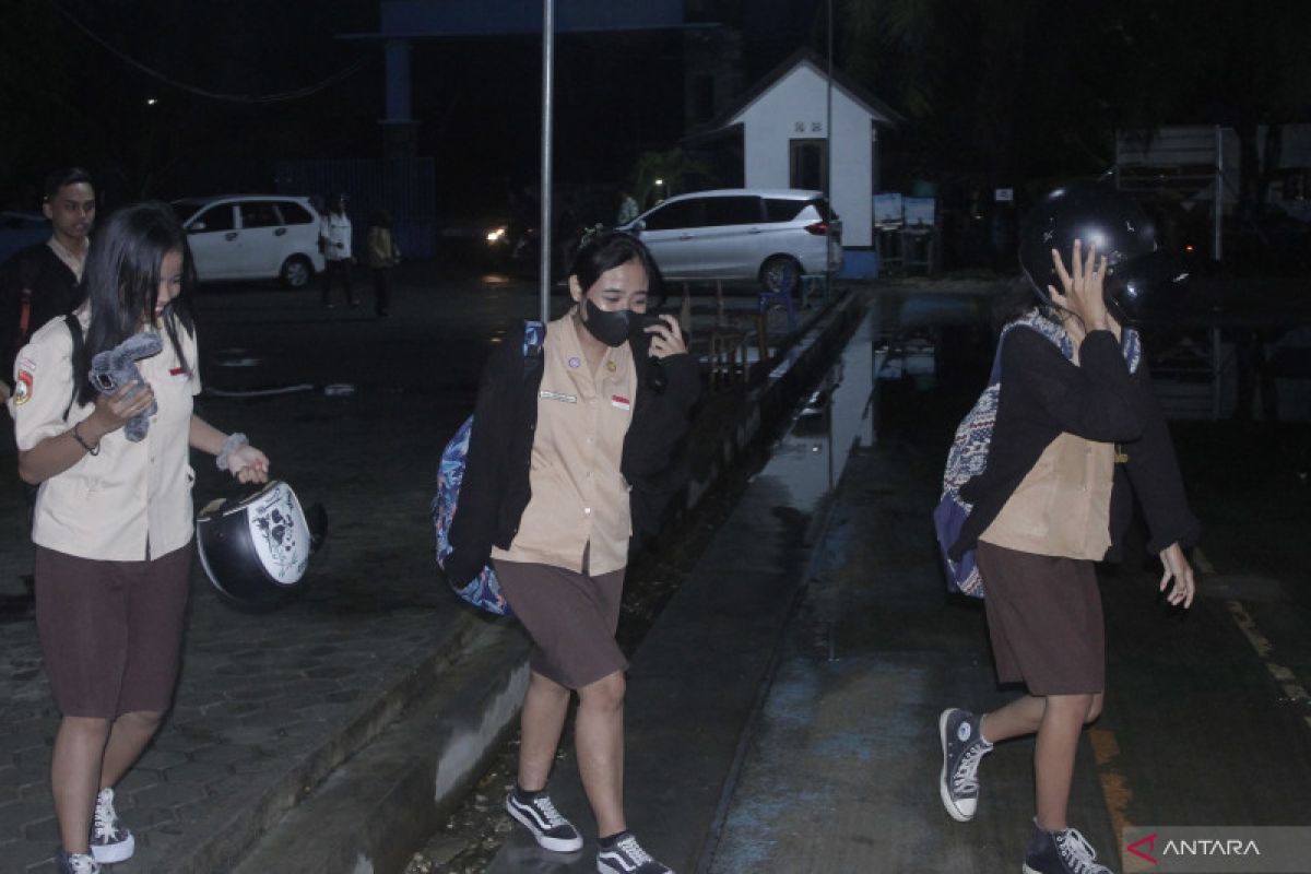 Polresta Kupang Kota giatkan patroli subuh di sekolah-sekolah