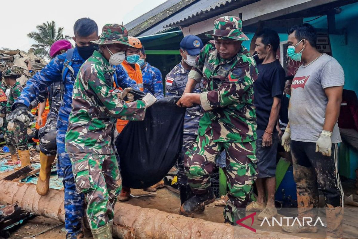 Pencarian Korban Tanah Longsor Di Serasan - ANTARA News