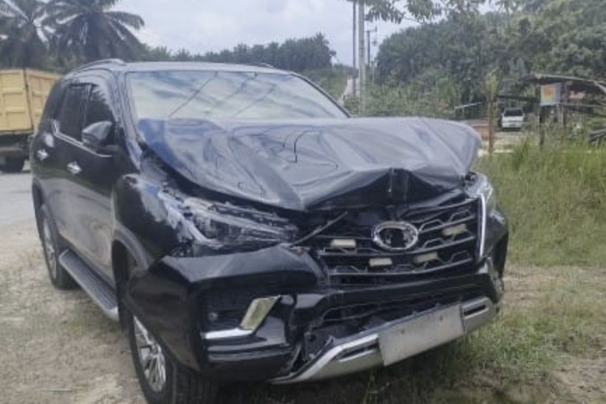 Mobil ditumpangi Wakil Bupati Siak kecelakaan