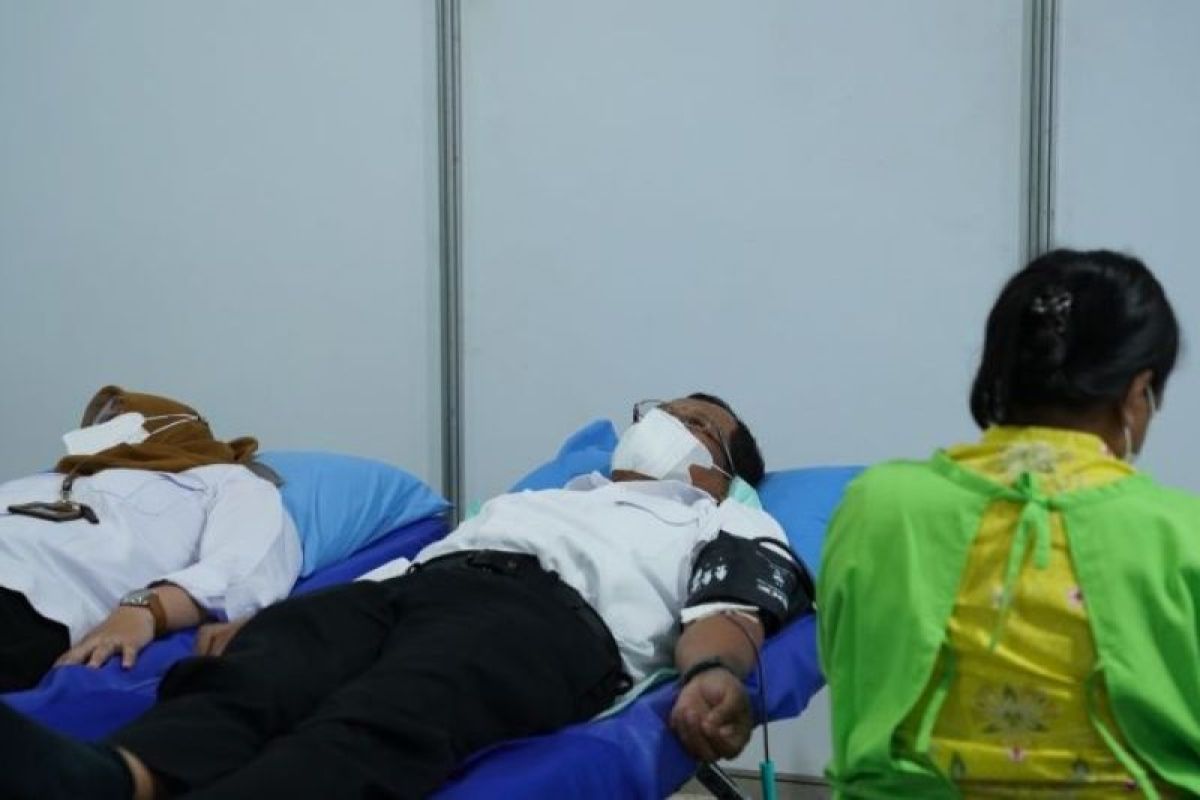 Ratusan karyawan PT Hutama Karya (Persero) meriahkan donor darah sambut HUT Ke-62