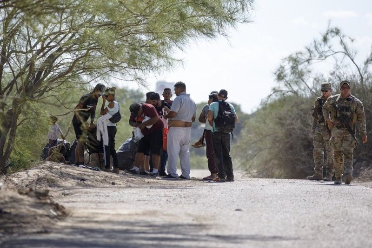 NYT: Amerika Serikat sedang pertimbangkan berlakukan kebijakan penahanan keluarga migran