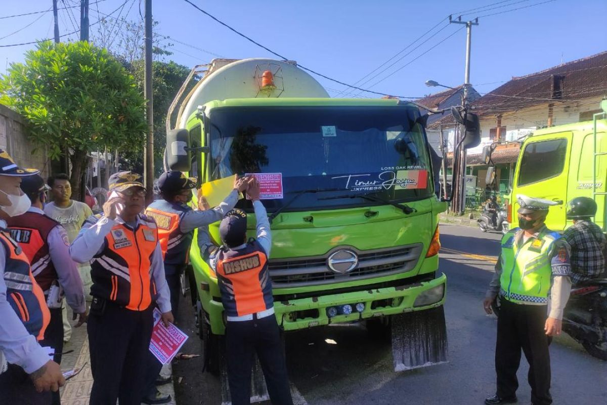 Tim Gabungan Denpasar Bali sidak angkutan jalan