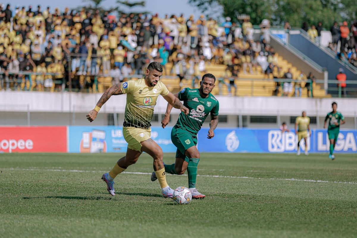 Liga 1: Kalah 2-1 dari Barito Putera, Pelatih Persebaya hormati keputusan wasit