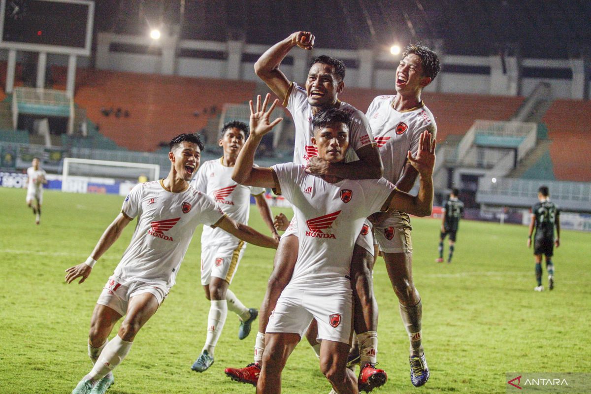 Liga 1 Indonesia - PSM Makassar kian dekat rengkuh gelar juara setelah tekuk Bhayangkara 3-1