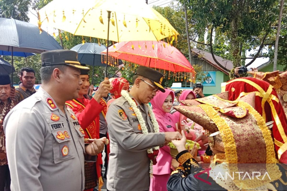 Kapolda Sumbar perintahkan Polres pantau BBM dan bahan kebutuhan pokok