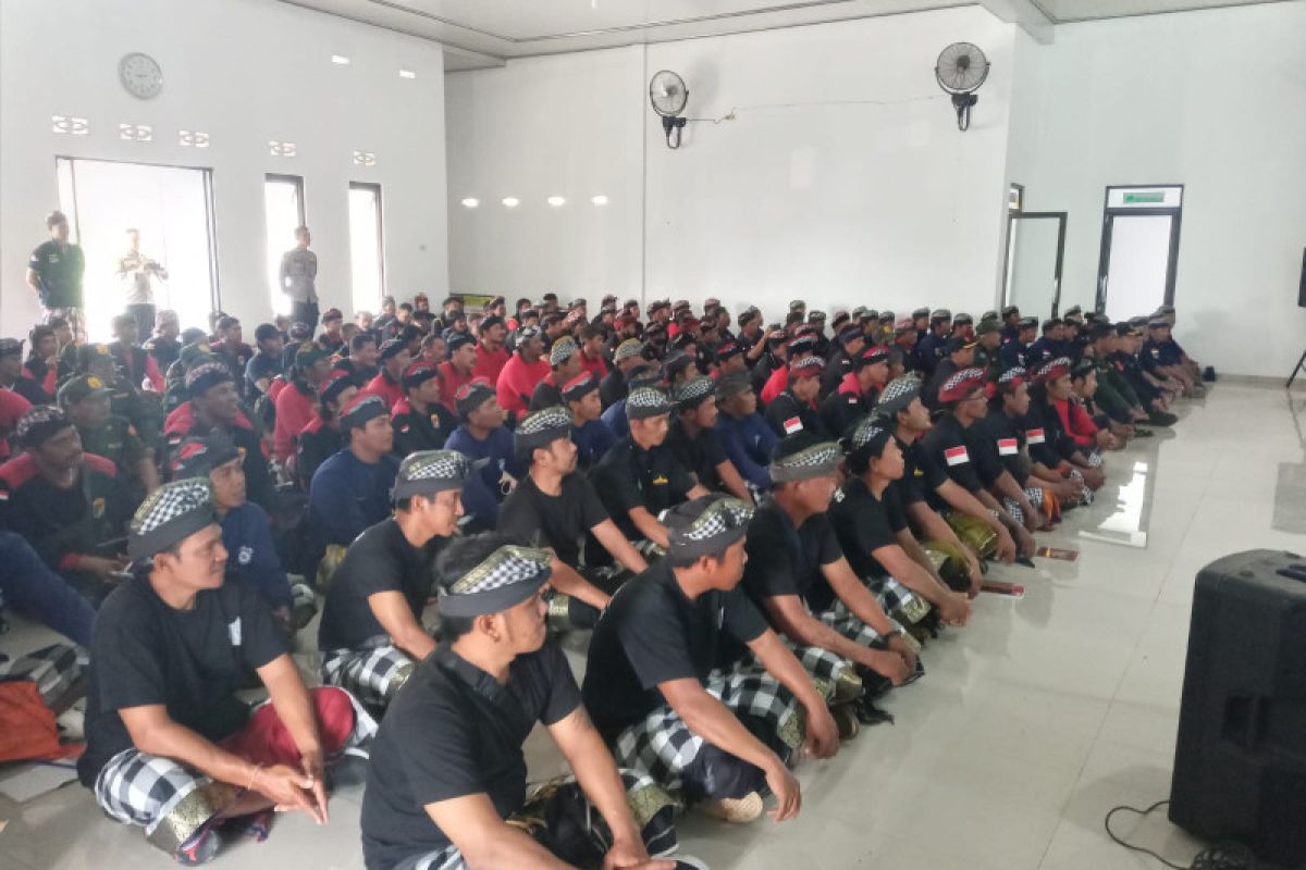 Polda Lampung dan Polres Lampung Timur Berikan Ilmu ke Warga Sekampung Udik