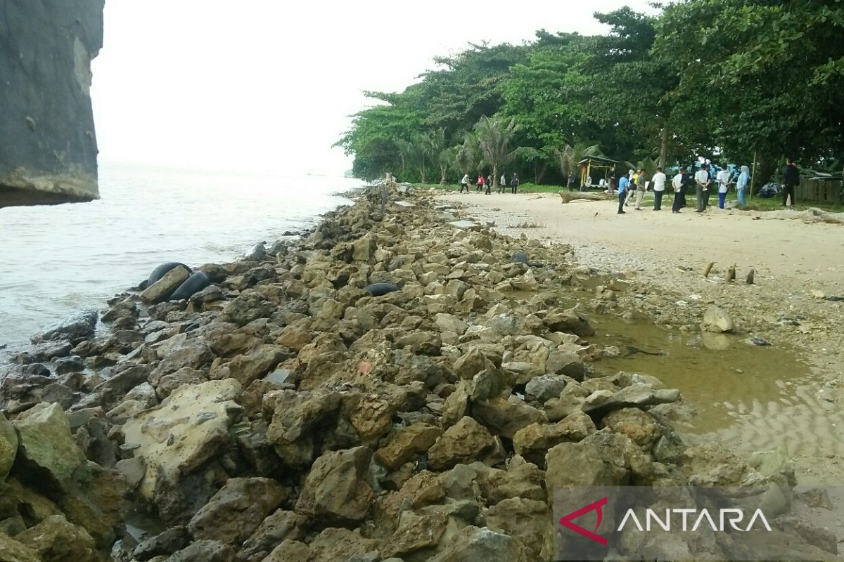 BWS Kalimantan IV survei dua pantai di Balikpapan terkait IKN