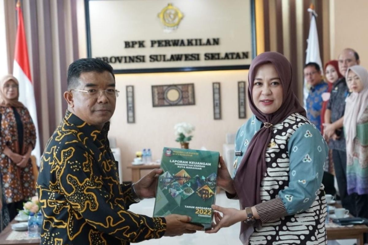 Pemkot Makassar jadi pemda pertama serahkan LKPD 2022 di BPK RI Sulsel