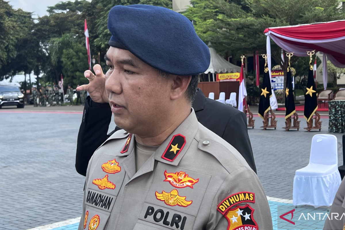 Some 114 Polri personnel look for Natuna landslide missing victims