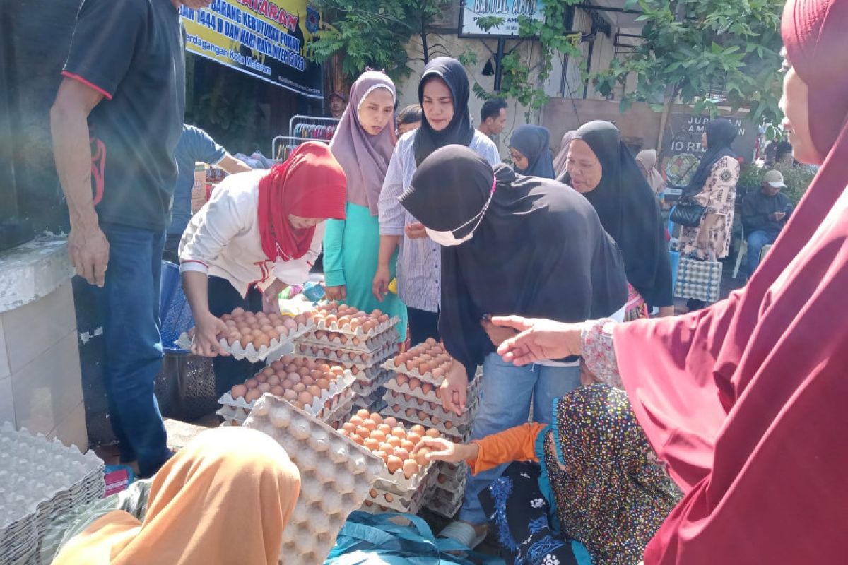 Pemkab Lombok Tengah menggelar pasar murah Ramadhan