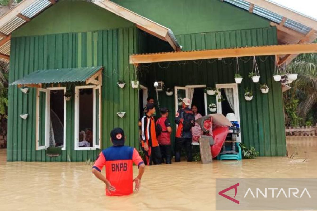 1.896 jiwa terdampak banjir di Timpeh