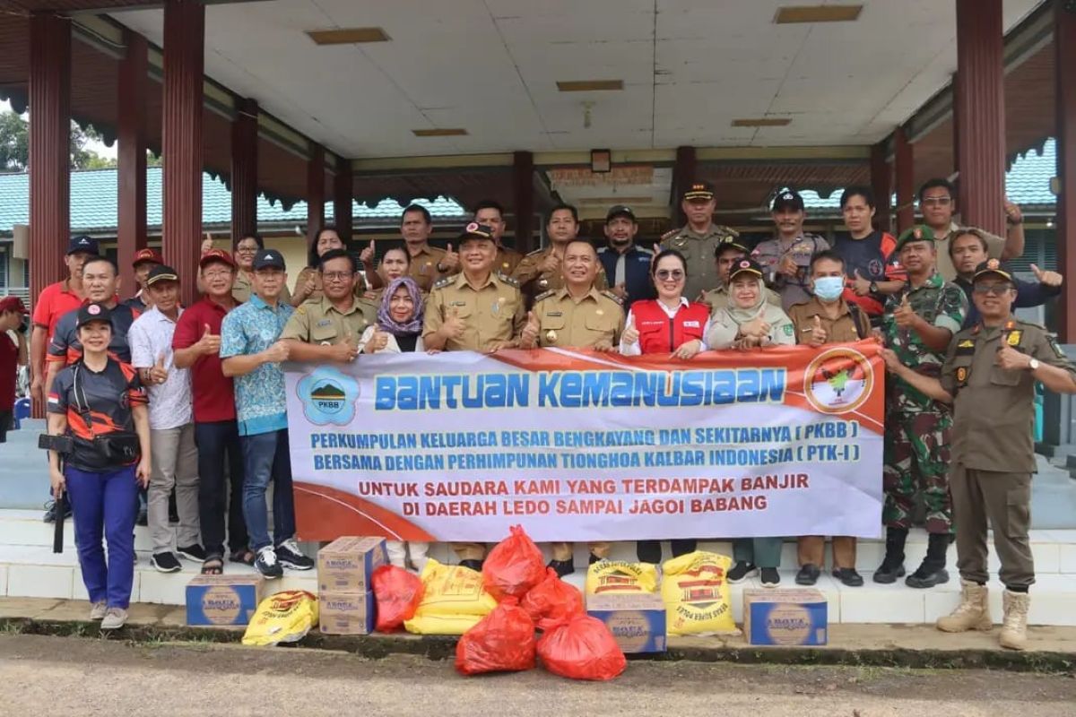 Kabupaten Bengkayang salurkan bantuan banjir di empat kecamatan perbatasan