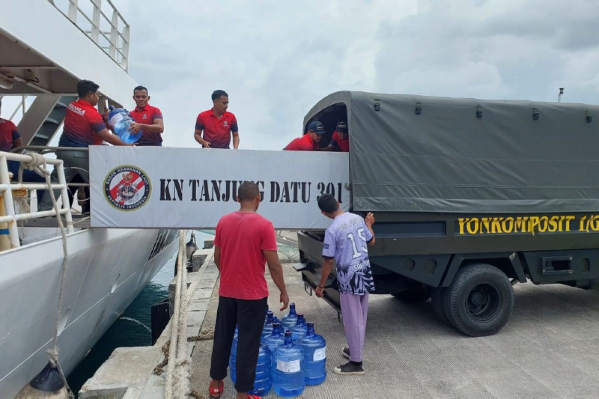 KN Tanjung Datu-301 bawa bantuan untuk korban longsor Natuna