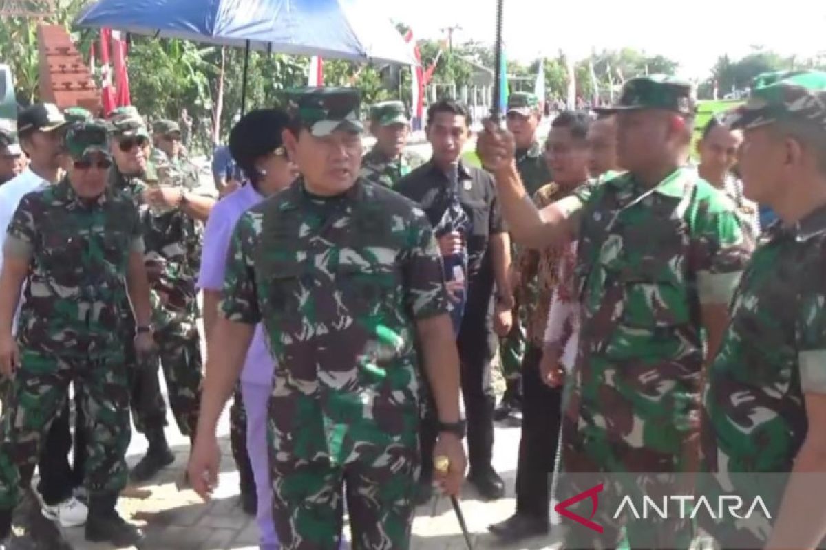Panglima TNI Yudo Margono tinjau Karya Bakti Skala Besar di Madiun