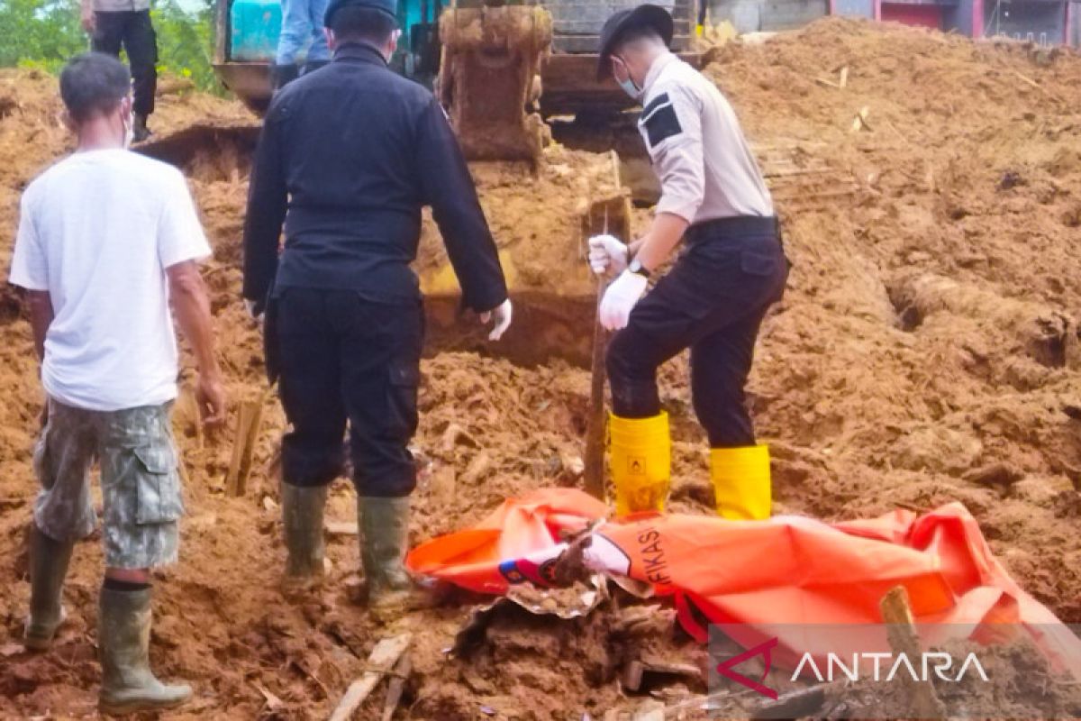 Tim SAR kembali temukan tujuh jenazah korban longsor Serasan Natuna