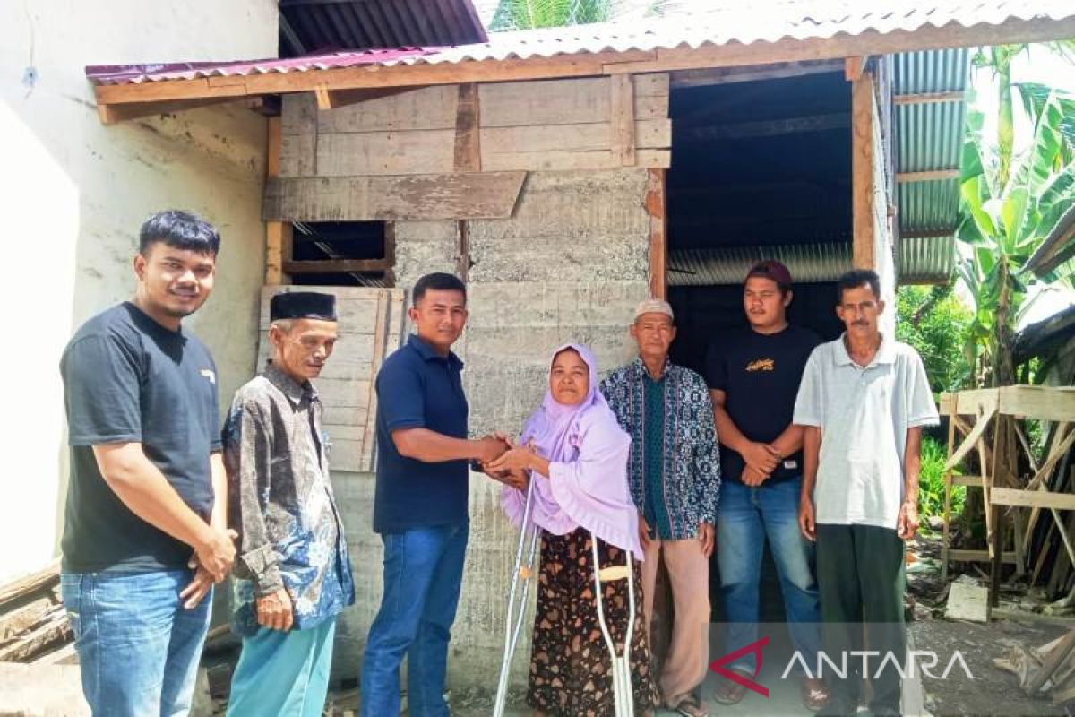 Komunitas GPMKM rehab rumah masyarakat kurang mampu di Aceh Barat
