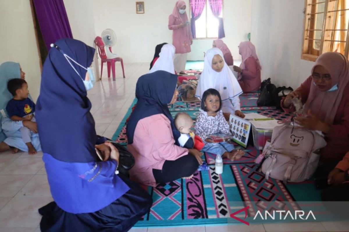 Dinkes ukur tinggi dan berat anak deteksi tengkes