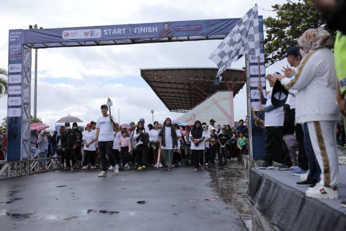 Antusias ribuan masyarakat ikut jalan sehat BUMN Pupuk Indonesia di Kalteng