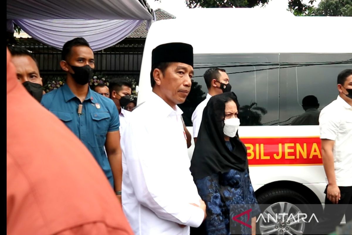 Presiden Jokowi lepas keberangkatan jenazah Koesni Harningsih Moeldoko