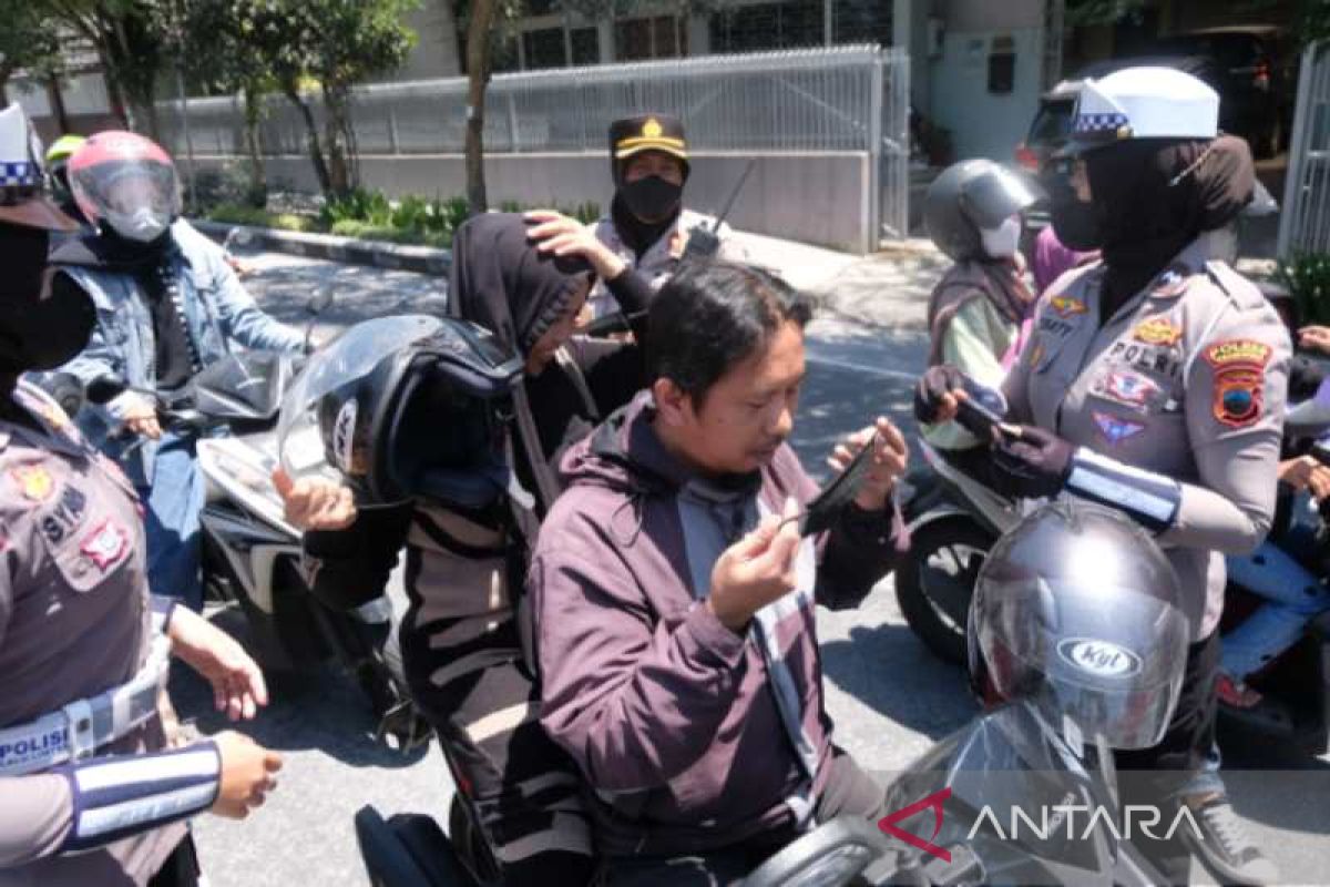 Dinkes Kota Bogor imbau masyarakat tetap gunakan masker dalam kerumunan